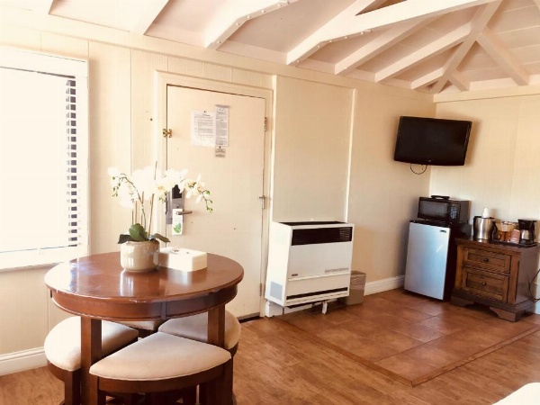 Carmel Resort Inn image 30